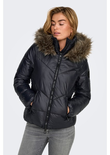 Onlfever Regular Fit Tüylü Kapüşonlu Şişme Mont Bayan Mont 15322003