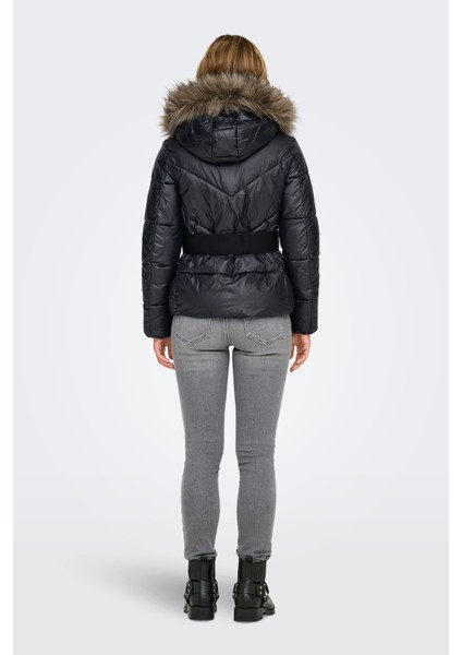 Onlfever Regular Fit Tüylü Kapüşonlu Şişme Mont Bayan Mont 15322003 indirimleri