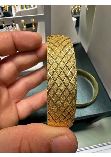 22 Ayar Altın Kaplama 15 mm 66 Boy Baklava Model 925 Gümüş Bilezik fiyatları