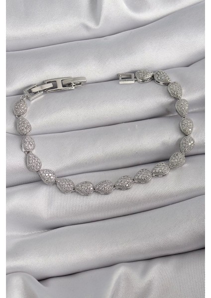 Pirinç Gümüş Renk Zirkon Taşlı Damla Model Vıp Seri Kadın Bileklik