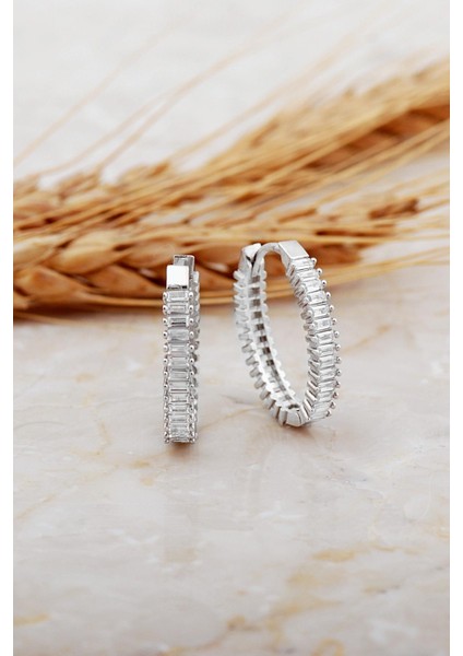 Baget Taşlı Büyük Boy Rodyumlu Gümüş Oval Halka Küpe 7130 modelleri