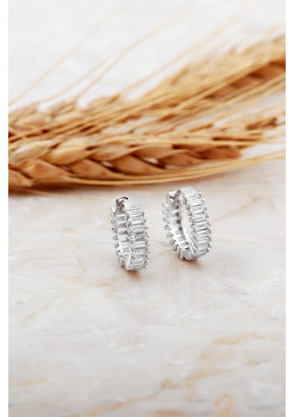 13 mm Baget Taşlı Küçük Boy Rodyumlu Gümüş Halka Küpe 7126