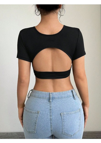 Bisiklet Yaka Siyah Renk Desensiz Sırtı Açık Fitilli Kısa Kol Likralı Fit Crop Top Bluz