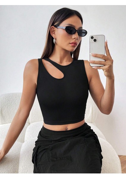 Sıfır Yaka Asimetrik Kesim Siyah Renk Desensiz Kolsuz Fitilli Likralı Fit Crop Top Bluz indirimleri
