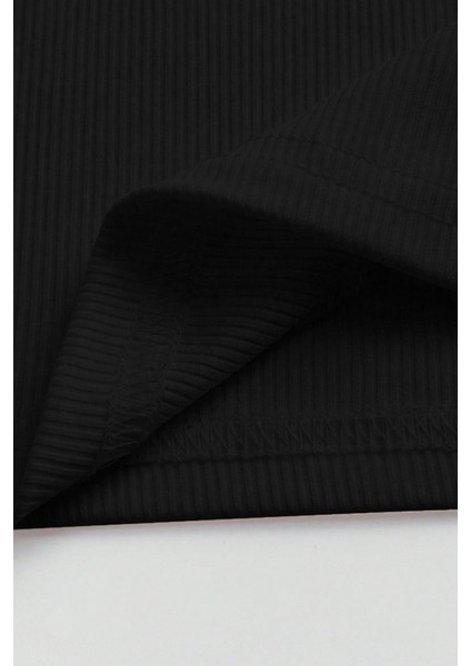 V Yaka Siyah Renk Desensiz Boyun Bağlamalı Fitilli Kısa Kolsuz Likralı Fit Crop Top Bluz