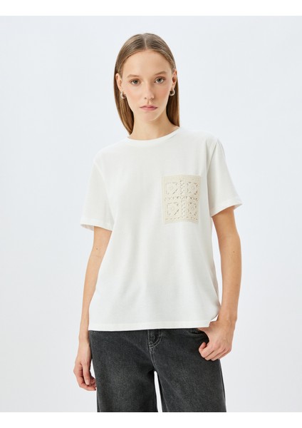 Bisiklet Yaka Etnik Aplike Cep Detaylı Kısa Kollu T-Shirt