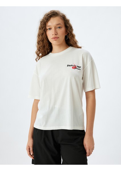 Arkası Kiraz Baskılı T-Shirt Bisiklet Yaka Kısa Kollu Rahat Kalıp Pamuklu