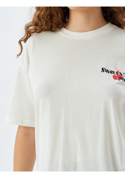 Arkası Kiraz Baskılı T-Shirt Bisiklet Yaka Kısa Kollu Rahat Kalıp Pamuklu