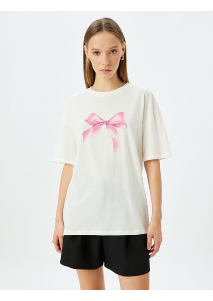 Bisiklet Yaka Fiyonk Baskılı Rahat Kalıp Kısa Kollu T-Shirt modelleri