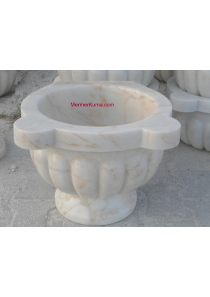 Afyon Sarılı Kavundilimli Mermer Hamam Kurnası
