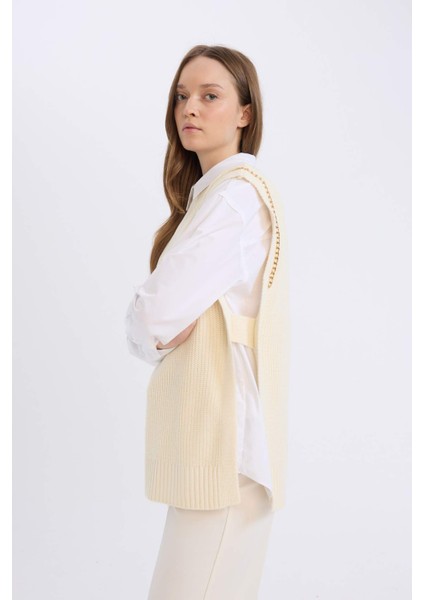 Yarım Balıkçı Yaka Basic Düz Yan Yırtmaçlı Triko Süveter D5022AX24AU fırsatları