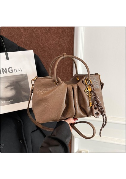 Yeni Parça Popüler Niş Retro Sebze Sepeti Çanta Yeni Moda Pilili Doku Tek Omuz Crossbody Çanta (Yurt Dışından)