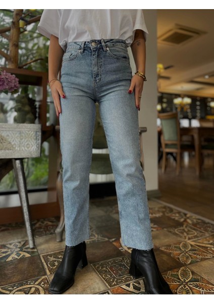 Kadın Kesik Paça Jean Mavi modelleri