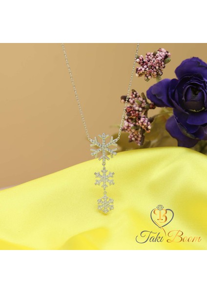 Beyaz Taşlı Sallantılı 3 Lü Kar Tanesi Gümüş Kolye fırsatları
