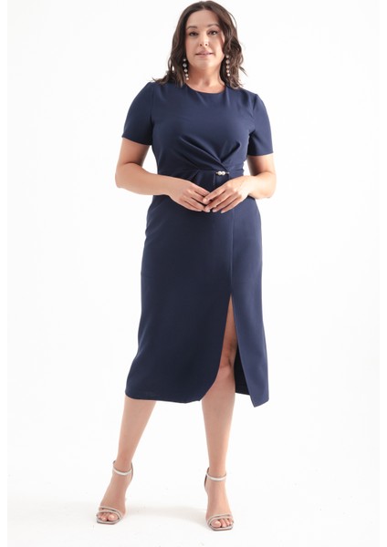 Kadın Lacivert Inci Detaylı Yırtmaçlı Büyük Beden Midi Elbise fiyatları