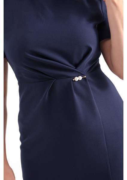 Kadın Lacivert Inci Detaylı Yırtmaçlı Büyük Beden Midi Elbise fırsatları