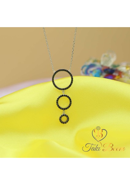 Siyah Taşlı Sallantılı 3 Lü Yuvarlak Gümüş Kolye