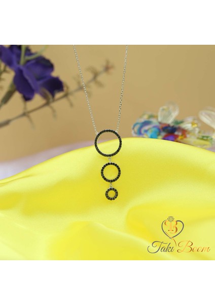 Siyah Taşlı Sallantılı 3 Lü Yuvarlak Gümüş Kolye indirimleri