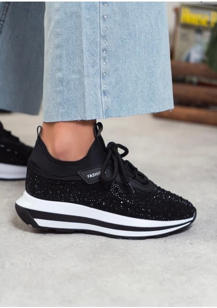 Kadın Siyah Taşlı Beyaz Tabanlı Ortopedik Tabanlı Sneakers modelleri