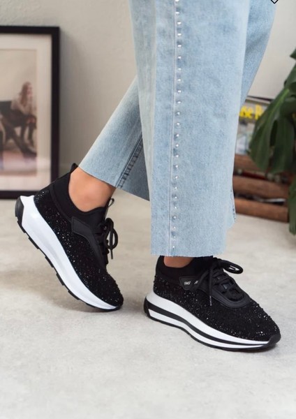 Kadın Siyah Taşlı Beyaz Tabanlı Ortopedik Tabanlı Sneakers indirimleri