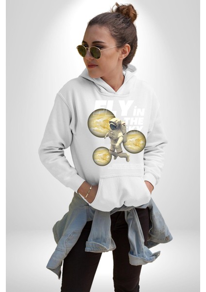 Gökyüzünde Uçmak Astronot Erkek Kadın Beyaz Dijital Baskılı Kapüşonlu Sweatshirt Hoodie fırsatları