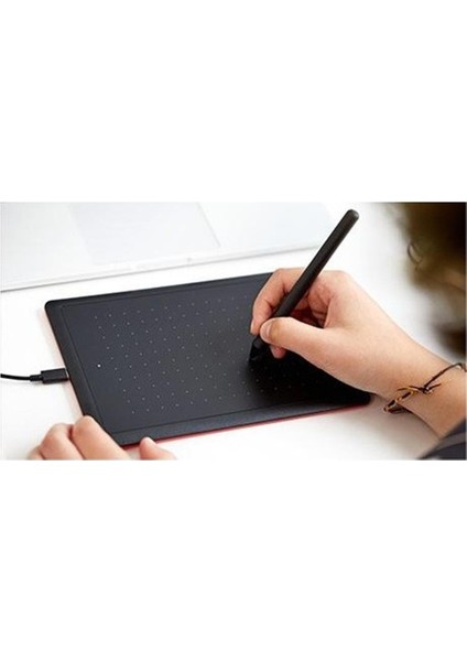 CTL-472 One By Wacom Small 8.3 x 5.7inç Yüksek Hassasiyetli Grafik Tablet