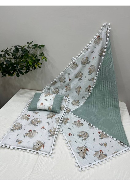 Poplin Kumaş ve Ponponlu Alt Açma , Yastık ve Battaniye 3'lü Set