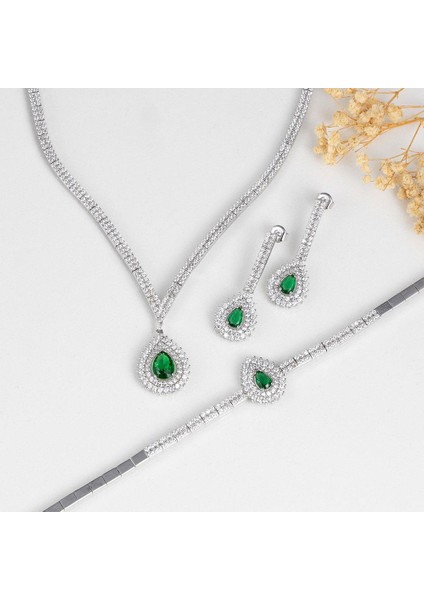 Hürrem Sultan Modeli Zümrüt Taşllı Damla Motifli 925 Ayar Gümüş Set