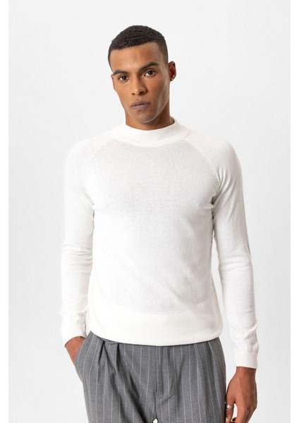 Ekru Yarım Boğazlı Erkek Triko