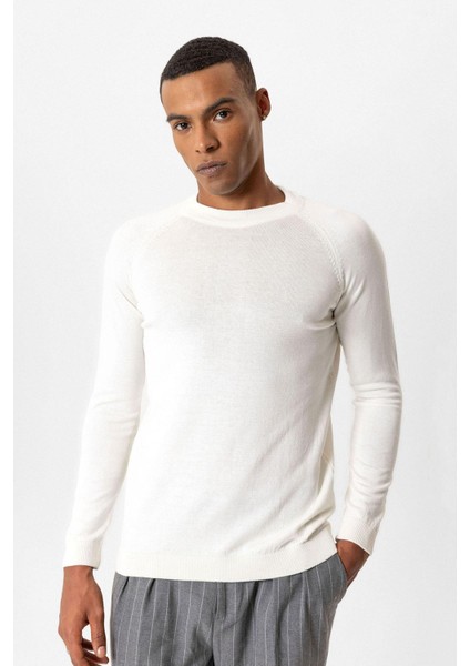 Ekru Bisiklet Yaka Slim Fit Triko Kazak