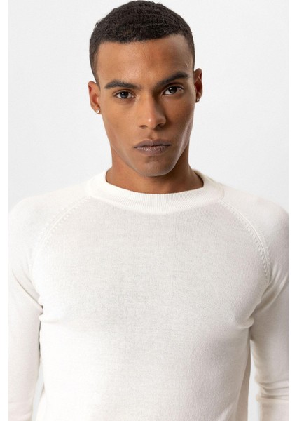 Ekru Bisiklet Yaka Slim Fit Triko Kazak fırsatları