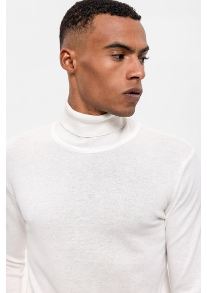 Ekru Tam Boğazlı Erkek Triko fırsatları