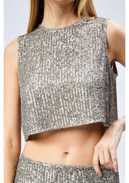 Pul Payet Işlemeli Crop Bluz