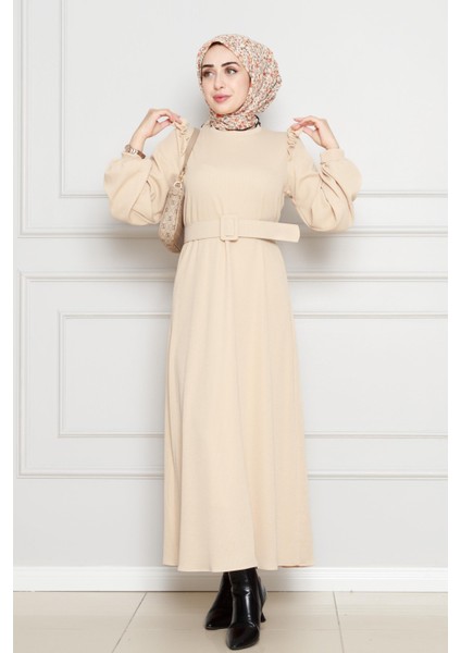 Omuzu Fırfır Kemerli Elbise-Bej