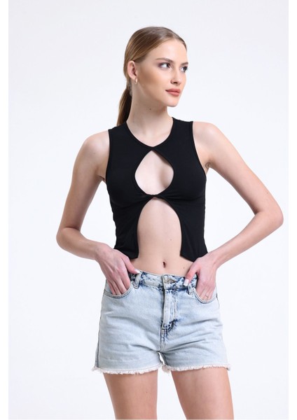 Göğüs ve Göbek Dekolteli Kolsuz Bluz