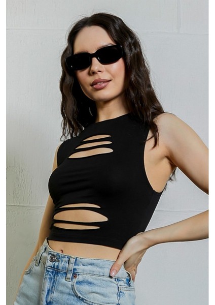 Lazer Kesim Cut-Out Dekolteli Crop Top