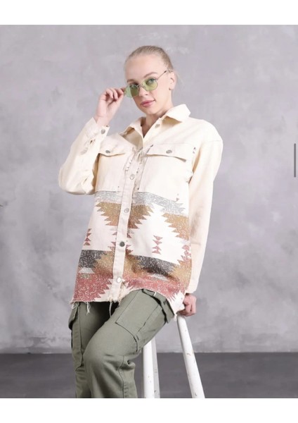 Ast 1603 Kilim Desenli Cep Detaylı Uzun Kadın Kot Ceket Bej modelleri
