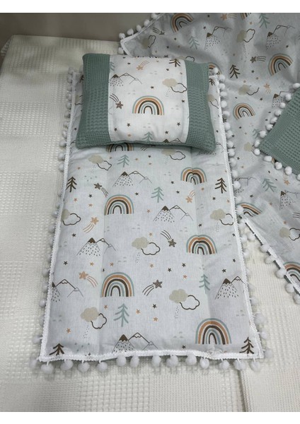 Poplin Kumaş ve Ponponlu Alt Açma , Yastık ve Battaniye 3'lü Set