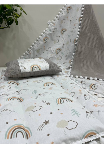 Poplin Kumaş ve Ponponlu Alt Açma , Yastık ve Battaniye 3'lü Set