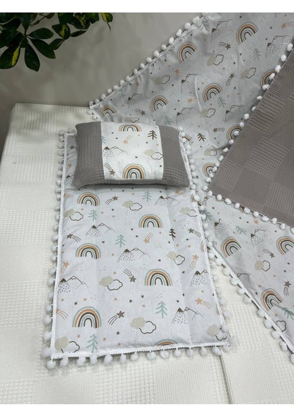 Poplin Kumaş ve Ponponlu Alt Açma , Yastık ve Battaniye 3'lü Set