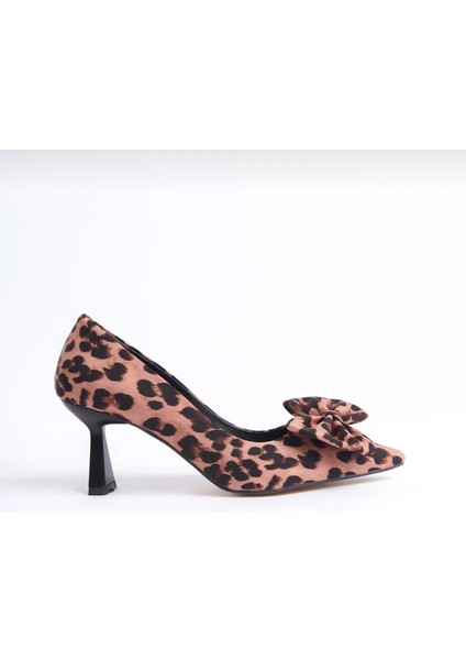 Leopar Desenli Önü Fiyonk Detaylı Stiletto