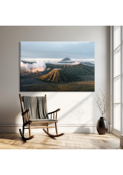 Volkanik Dağ Manzarası Kanvas Tablo