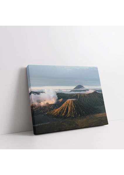 Volkanik Dağ Manzarası Kanvas Tablo fiyatları