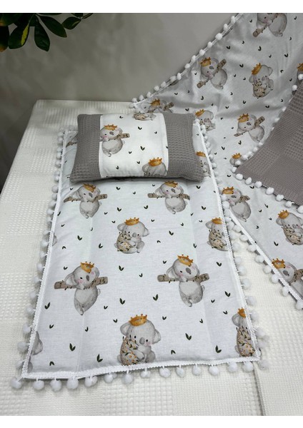 Poplin Kumaş ve Ponponlu Alt Açma , Yastık ve Battaniye 3'lü Set
