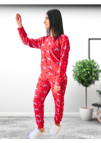 Baskılı Kadın Polar Peluş Yeni Yıl Pijama Takımı (Geyik) indirimleri
