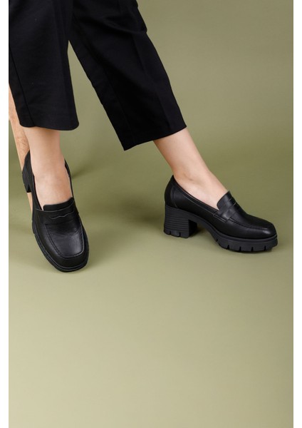 Naginar Kadın Deri Siyah Topuklu Loafer Ayakkabı