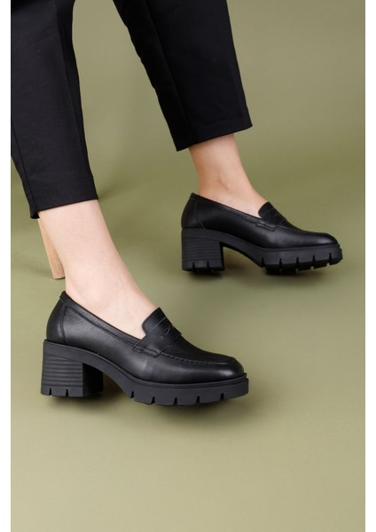 Naginar Kadın Deri Siyah Topuklu Loafer Ayakkabı