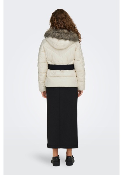 Kadın Onlfever Kapüşonu Kürklü Puffer Mont 15322003 Ekru indirimleri