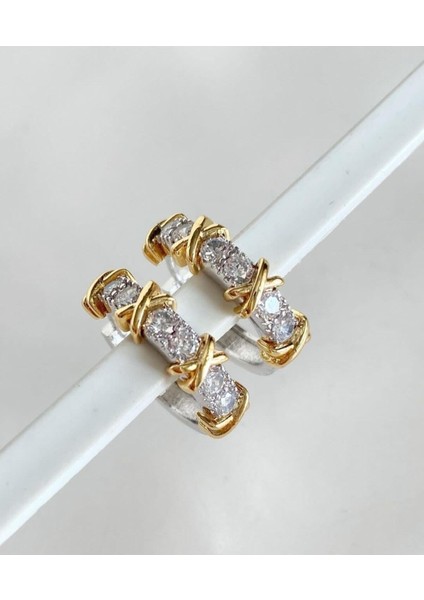 Gümüş Renk Xoxo Model Zirkon Taşlı Çelik Küpe Çelik Küpe - 3180