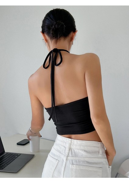 Kadın Halter Yaka Siyah Renk Bağlamalı Crop Top Bluz fiyatları